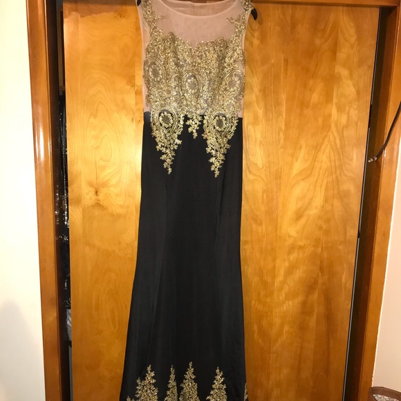 Black and gold evening dresses - Picture 1 of 4